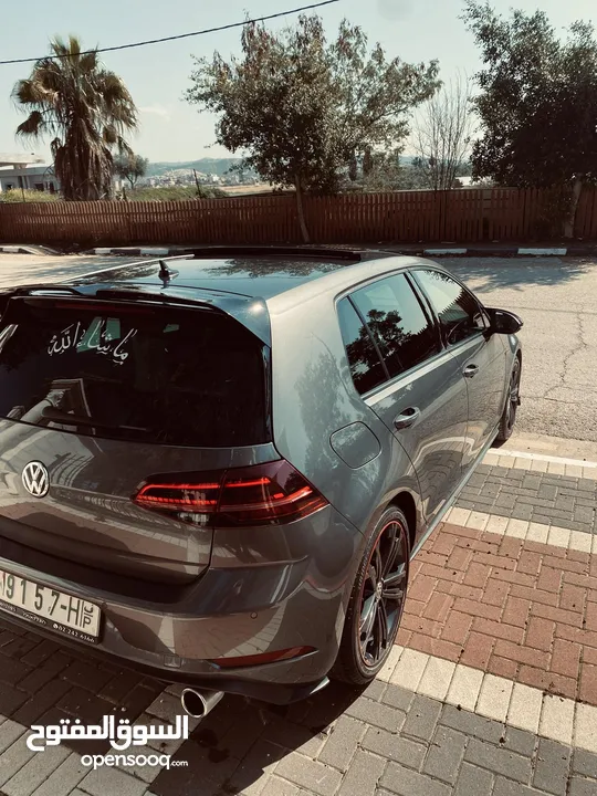 Golf gti mk7,5 باللون المميز