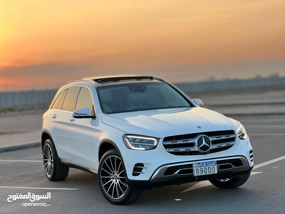 مرسيدس GLC300 موديل 2021 ابيض بانوراما