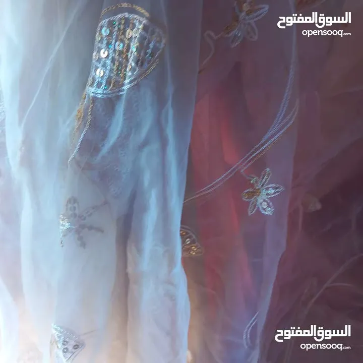 برداي لون ذهبي تفصيل استعمال قليل