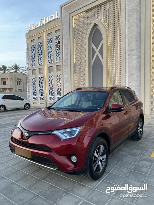 Toyota Rav4 XLE AWD 2018   تويوتا راف فور XLE الدفع الرباعي 2018