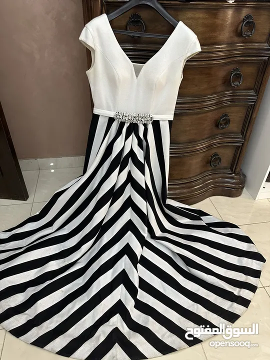 فساتين سهره بحاله جديده لبسه واحده فقط للبيع