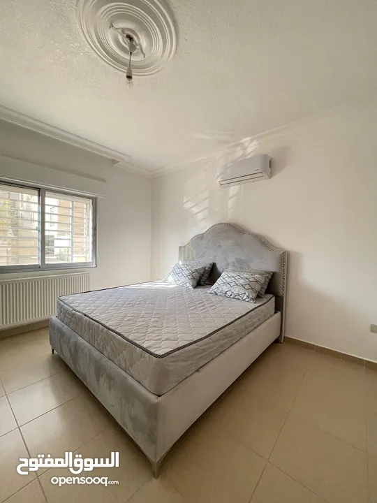 في أجمل مناطق الرابيه شقة أرضية للبيع 220م مع ترس 90م بسعر مغري / ref 9535