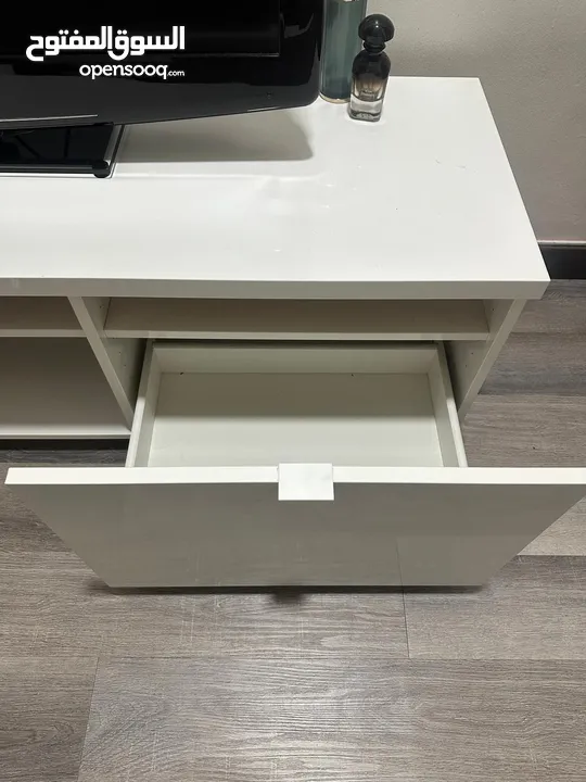 Tv unit طاولة تلفاز