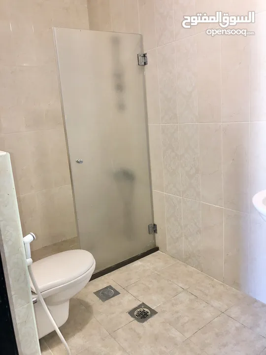شقة للبيع في عين منجد