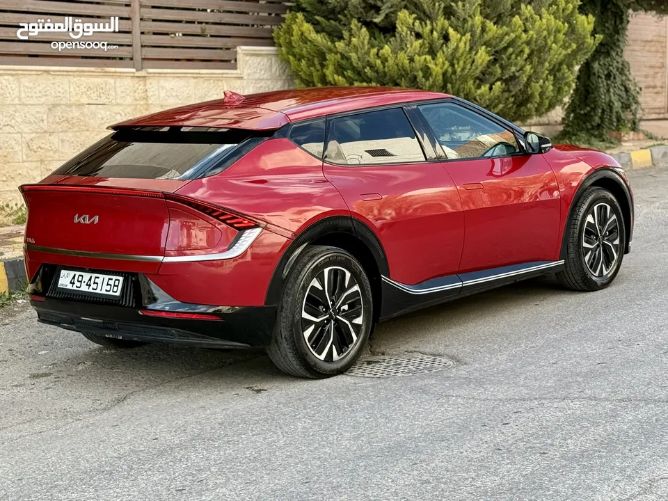 كيا EV 6 2022 فل وجمرك جديد ماشيه 30 الف بسعر مغري كاش واقساط بدفعه 3000 دينار
