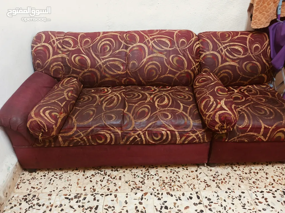 طقم لكنب لذهبي ب45 لكنب لخمري 3مقاعد ب10