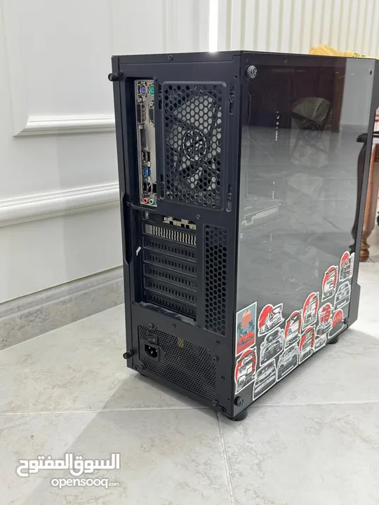 Pc بحالة الوكالة  كل القطع تعمل و بكفاءة ممتازة