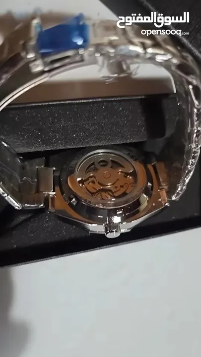 ساعة ميكانيكة mechanical watch