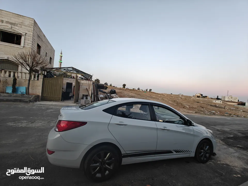 هونداي اكسنت 2018 فل اضافات ما عدا الفتحة 4 جيد