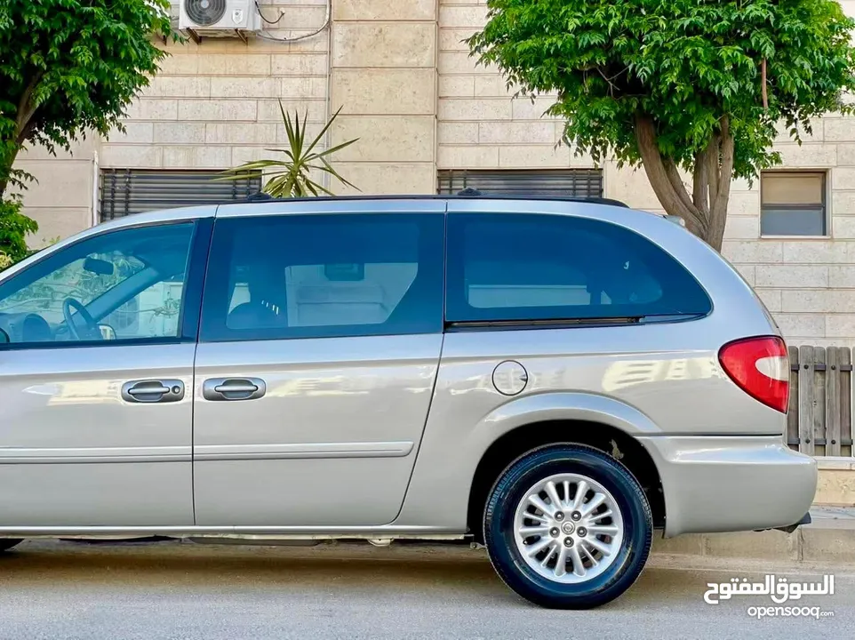 كرايسلر جراند فوياجر بحالة الوكالة وارد الشركة chrysler grand voyager (2007) قابل للبدل