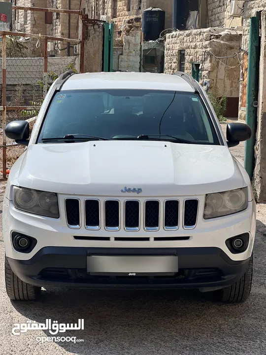 جيب كومبس ماطور 2000 بنزين اتومات انتاج 2014.   يد 0 عداد km اصلي 164000