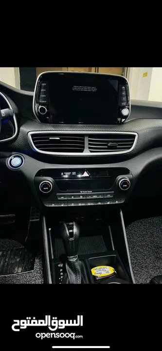 Hyundai Tucson بويه شركه فللللللل عدا فتحه  ب الورقه 5 عدسات led  بصمه  هوك