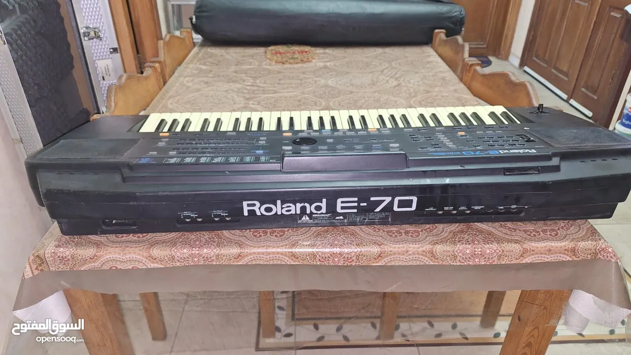 رولاند  اورج اورغ اورك اورق  بيانو  ROLAND  E-70 مسنعمل بحال الجديد