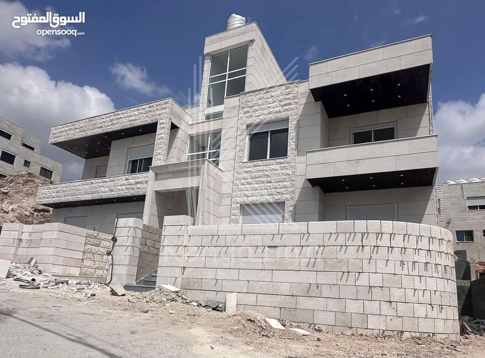 شقق فاخرة للبيع في الفحيص