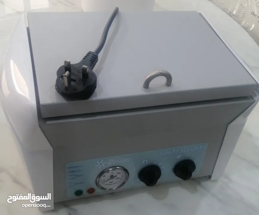 Mental health.  Professional dry sterilization unit with timer, temperature regulation from 20°C to