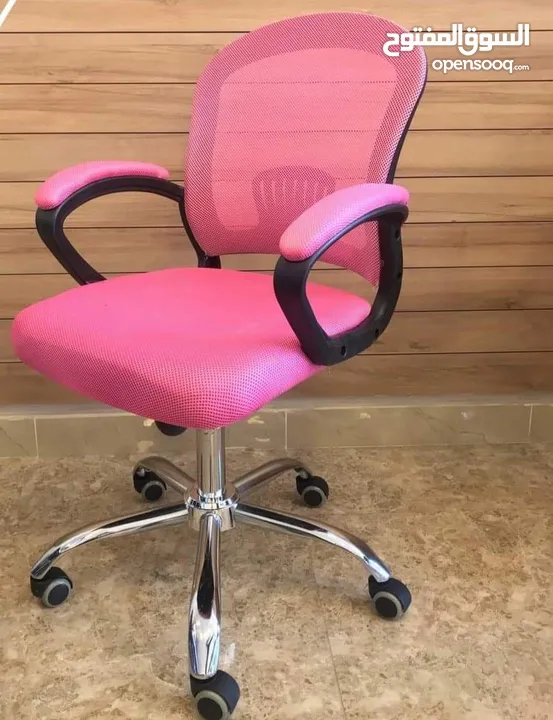 راحتك تبدأ من هنا! سواء كنت تشتغل لساعات طويلة أو تستقبل عملاءك، الكرسي المناسب يصنع الفرق!