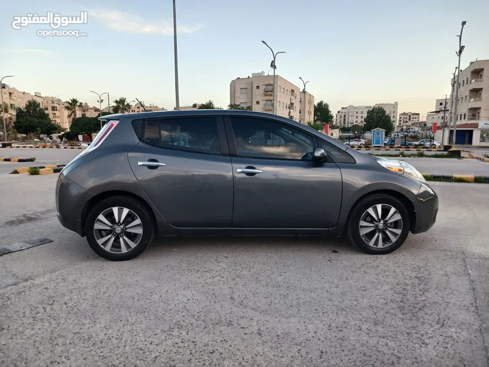 نيسان ليف SL Premium 2015 بحاله ممتازه