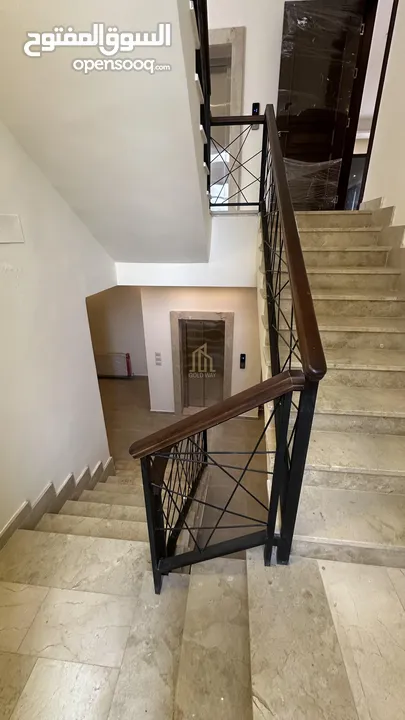 تملك فيلا مميزة من أربع طوابق ضمن كومباوند في أرقى مناطق دابوق بسعر مميز / ref 9475