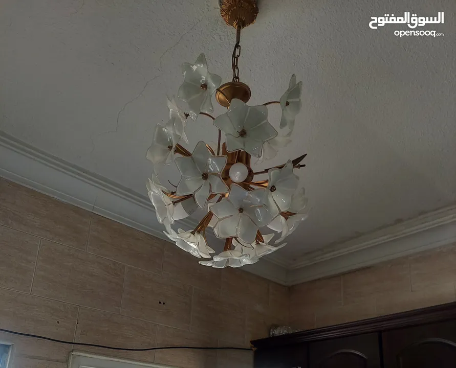 ثريا ليد عدد2 وثريا لمبات توفير عدد3 للبيع