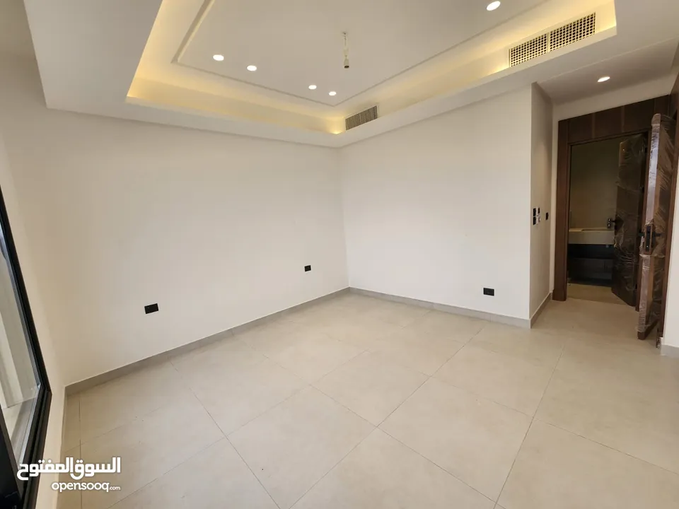 شقة فاخرة للبيع في منطقة الظهير - ref: 14486