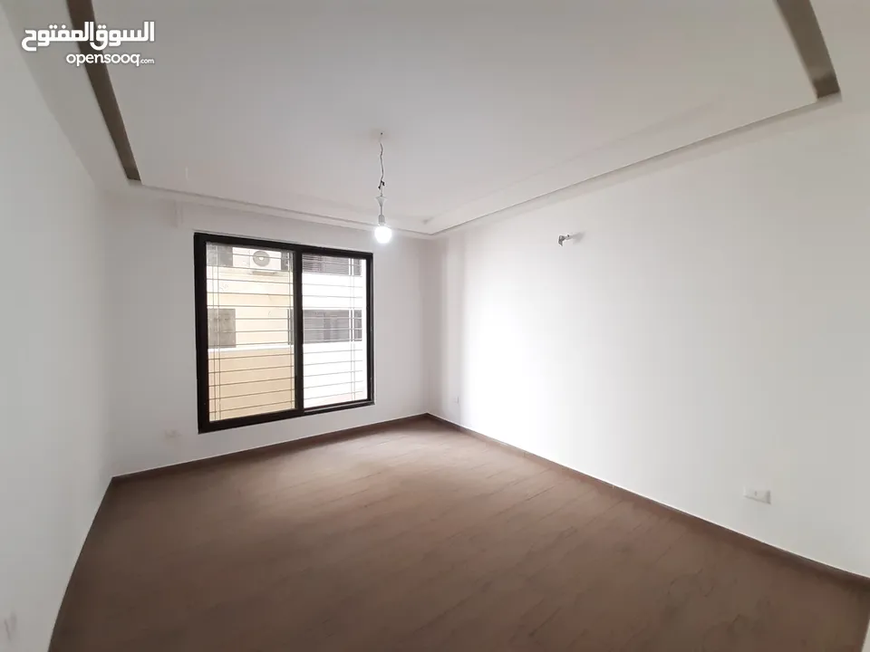 شقة طابق ارضي للبيع مميزة وبمساحة 200م باجمل مناطق جبل عمان من المالك (مشروع221)