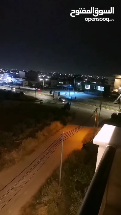 شقه فاخره جدا 170م ثالث فني للبيع على شارع البترا شرق كازيه الرجوب واربد مول قراند