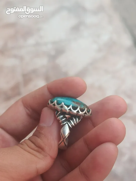 خاتم فضة فيروزي ايراني أزرق مائل للأخضر (درجة شائعة للفيروز الطبيعي)