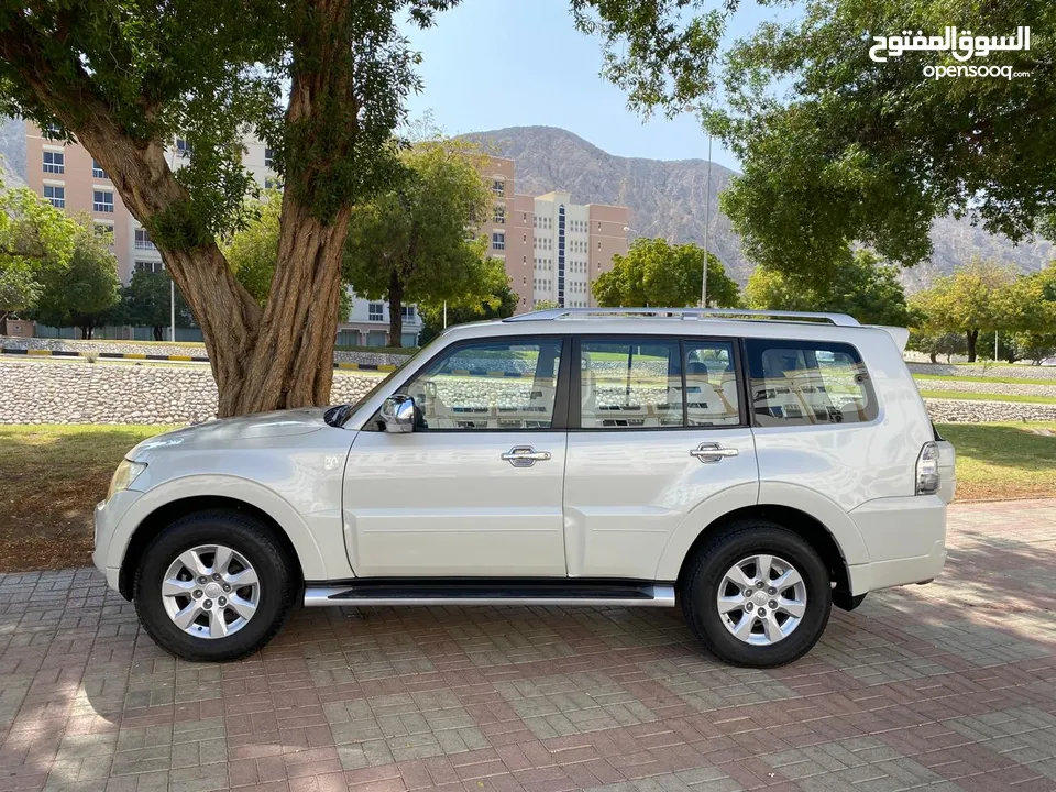 Mitsubishi Pajero GLS 2012 Oman vehicle For sale