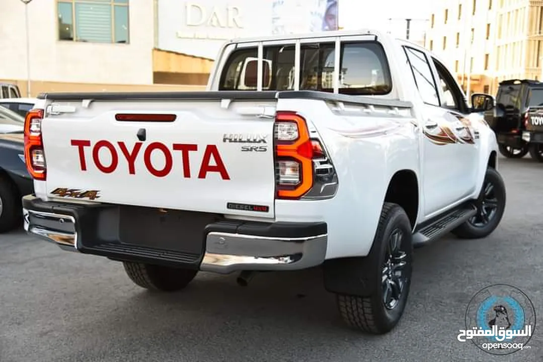 تويوتا لون لؤلؤي Toyota Hilux 2023