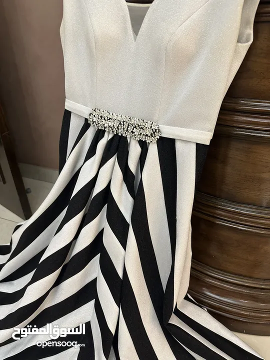 فساتين سهره بحاله جديده لبسه واحده فقط للبيع