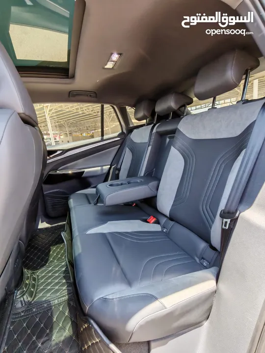 VOLKSWAGEN ID.4 CROZZ PRO light pro  عداد 13k فقط