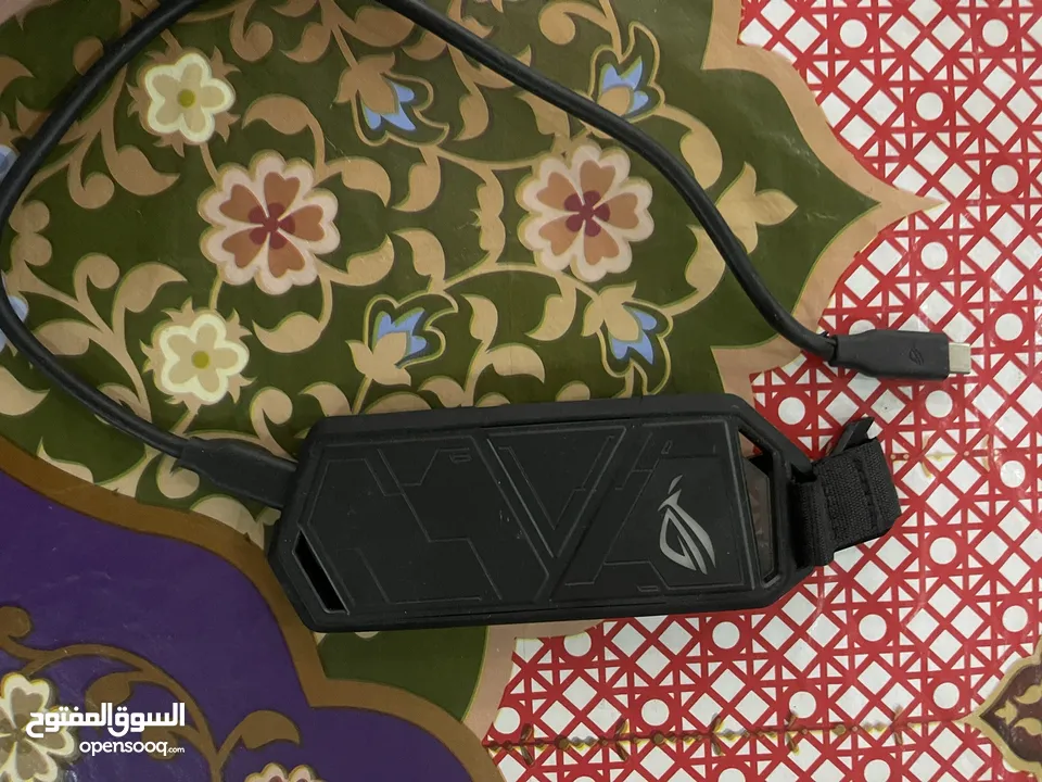 قطعتين داخلي وخارجي ...Ssd 4tb....... ps5 ذاكره بلاستيشن او تبديل تلفون S24 ultra 512 تواصل واتس