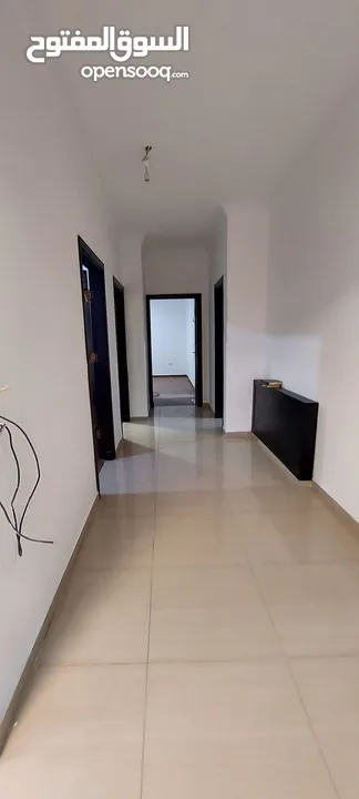 شقة مميزة جدا للبيع مع روف منطقة الجندويل بل قرب من الأحوال المدنية
