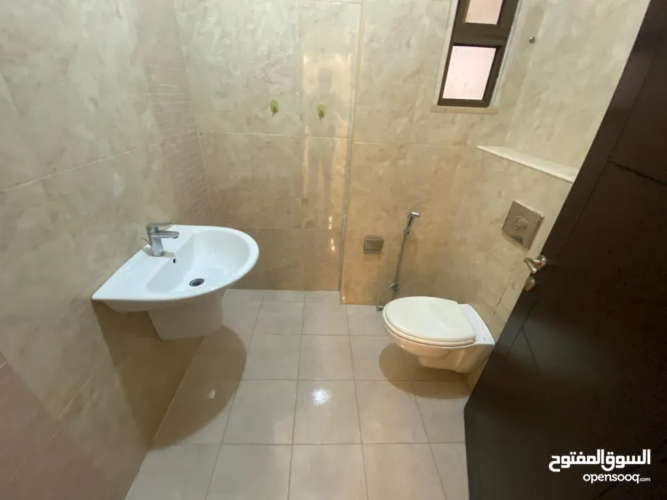 شقة غير مفروشة للايجار في دير غبار ( Property 39256 ) سنوي فقط