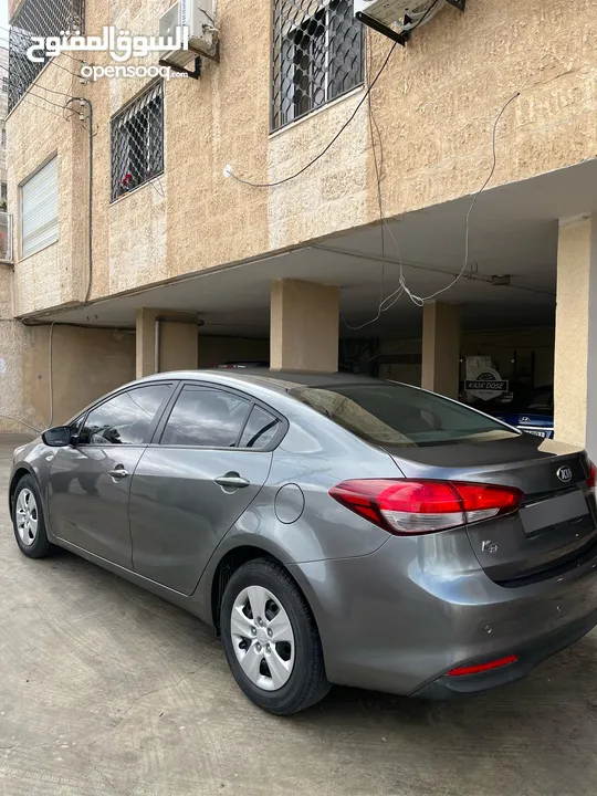 للبيع Kia k3 Ex 2018 من المالك / مالك ثاني  7 جيد