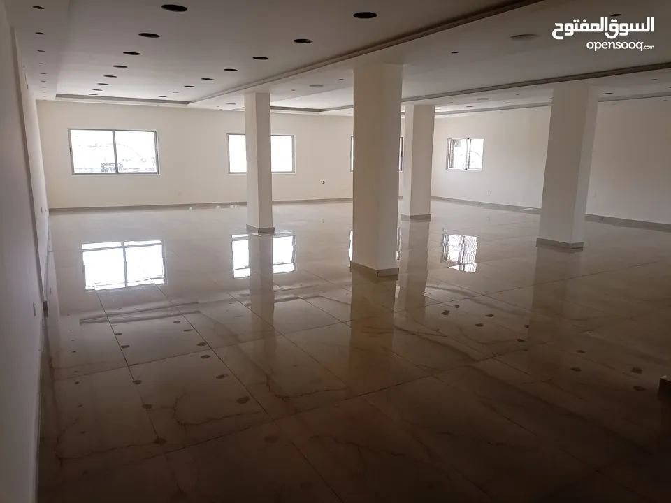 طابق كامل للأجار تجاري/ صناعات خفيفه مقابل مخابز جواد على الأتوستراد مباشره