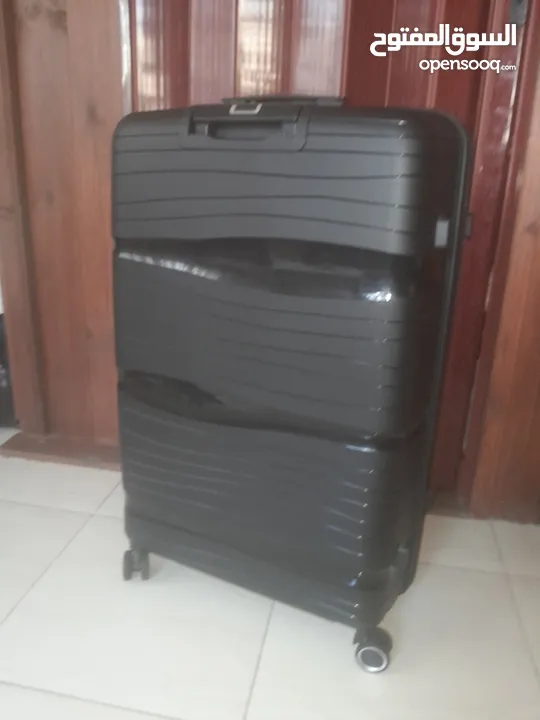 حقيبة سفر فخمة جديدة لون اسود حجم كبير