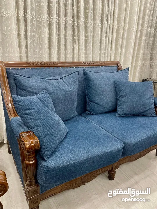 طقم كنبات مع طاولات