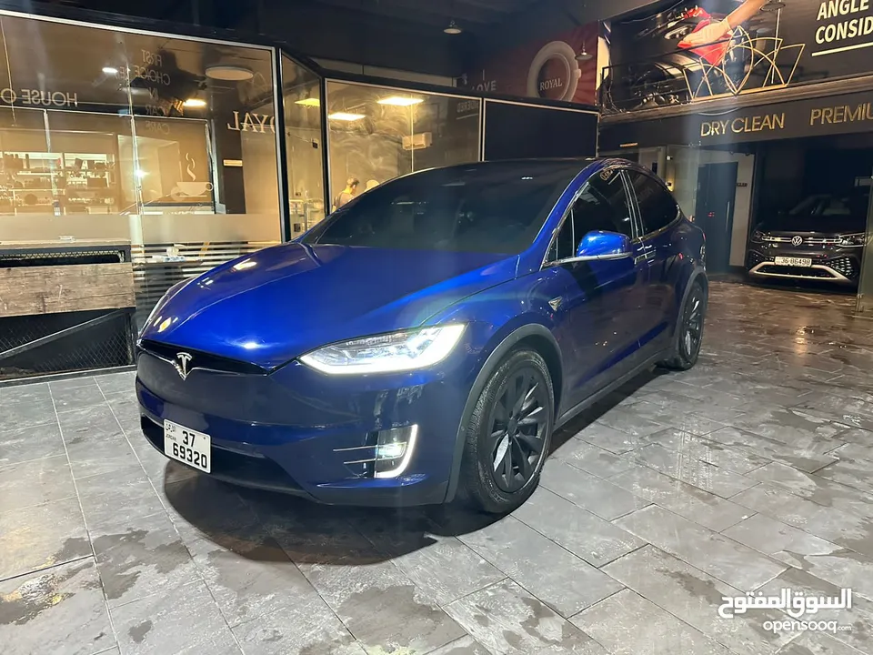 بسعر مغري TESLA 2018 modle X كاش أو اقساط