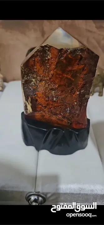 حجر كهرمان معالج