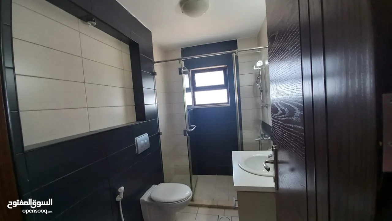 شقة شبه مفروشة للايجار في عبدون  ( Property 39252 ) سنوي فقط