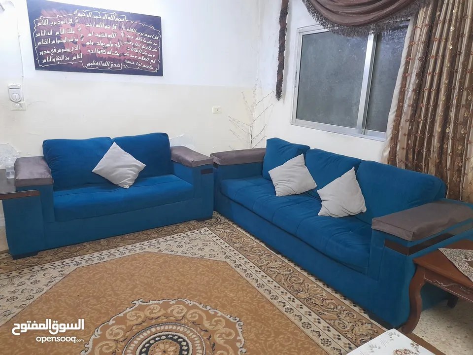 طقم كنب 7مقاعد تفصيل خشب سويد للبيع مع سجادته ب 100دقابل لتفاوض بشي بسيط