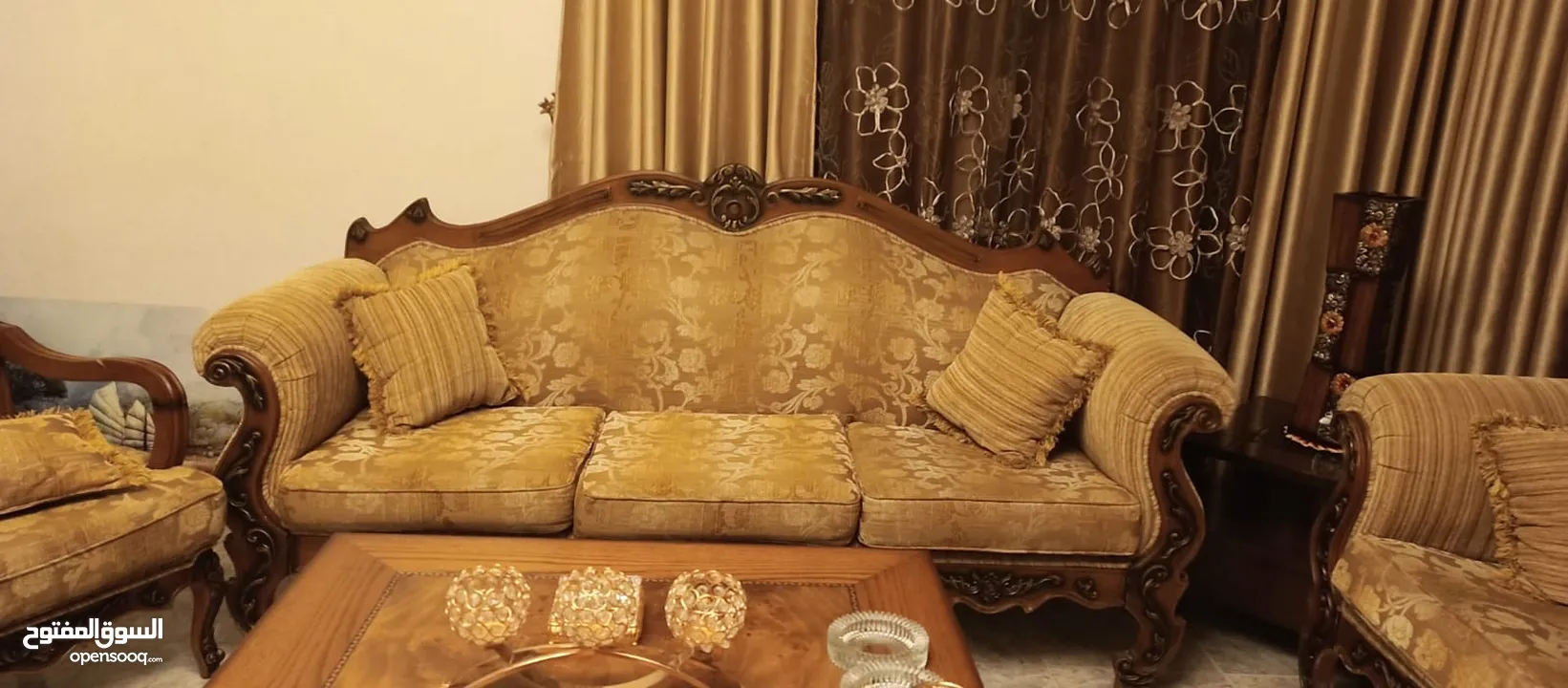 طقم كنب بحالة ممتازة مصري دمياطي حفر