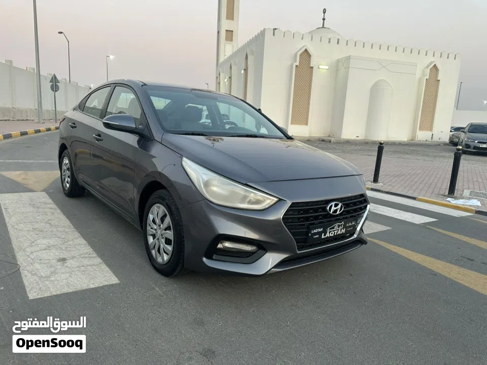 هيونداى أكسنت1600 سى سى موديــل 2018بدون حوادث خليجـــــــــى كشافات ضباب تكييــــف باورسنترلوك