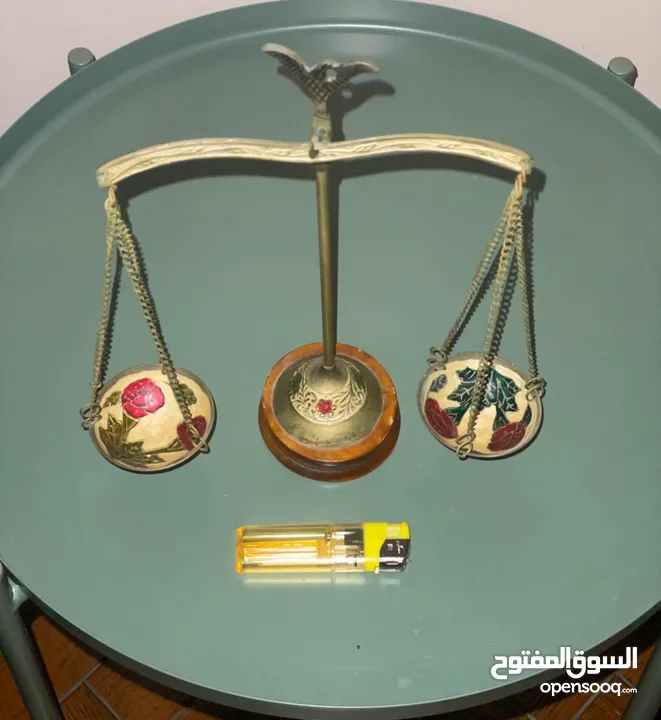 (نوادر نحاسية) أطباق تعليق وديكورات قديمة مميزة.