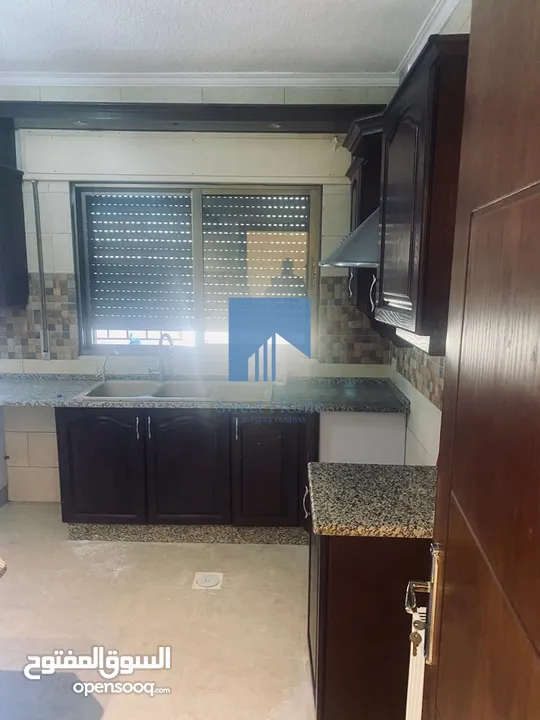 شقة مميزة للبيع في أم السماق الجنوبي - قرب جمعية خليل الرحمن 160م مع ترسات 90م