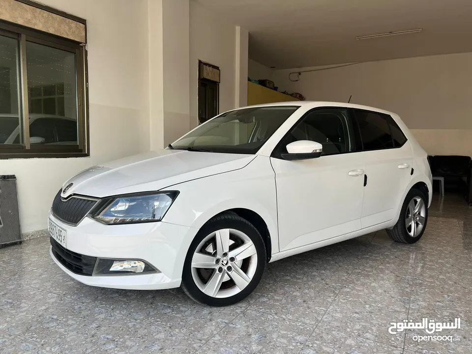 Skoda Fabia 2015 سكودا بحالة ممتازة وسعر مناسب متاحة الان في معرضنا إمكانية التفاوض