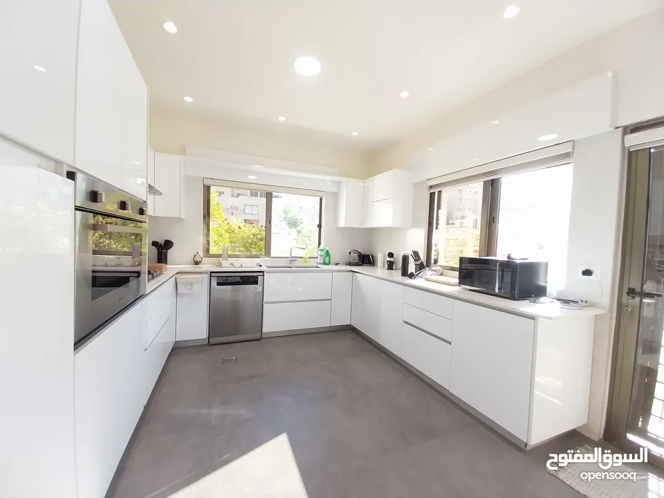 شقة للايجار في عبدون  ( Property 32100 )-175072560