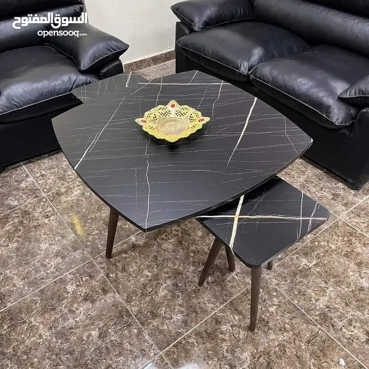 طاولات وسط وسيرفس متوفره  بعدة أشكال متنوعه منها مدور ومستطيل ومربع واحجام مختلفه وعده قياسات