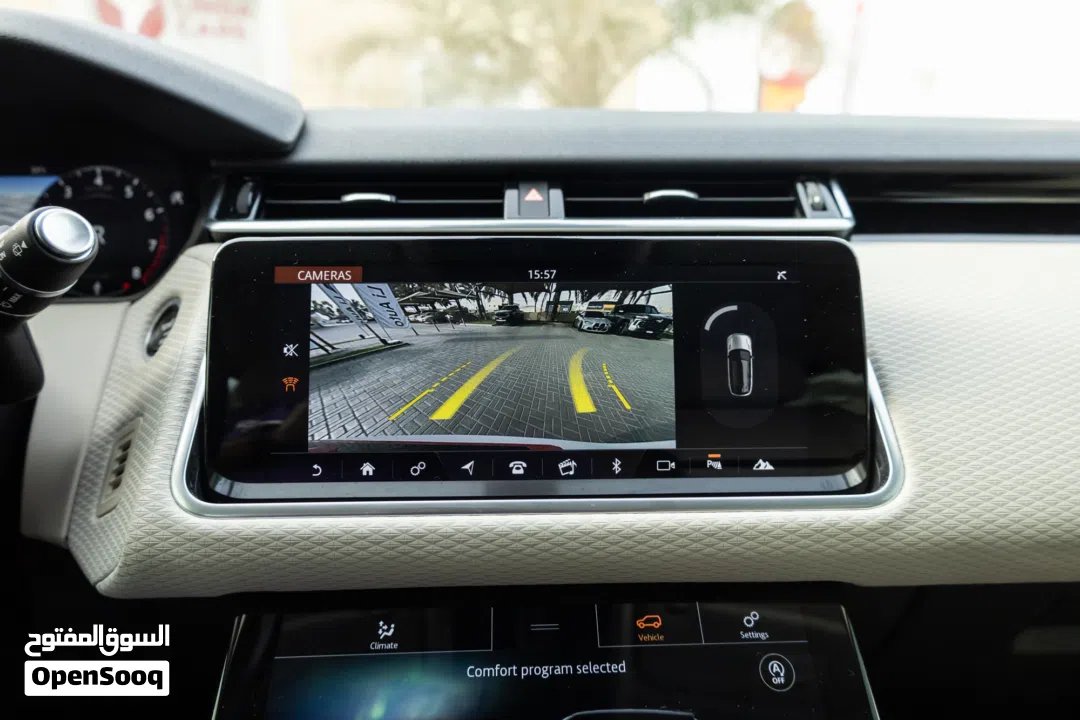 Range Rover Velar P250 S 2020 GCC under Agency Warranty with Flexible Down-Payment.